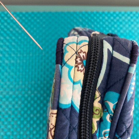 Bella Taylor Travel Cosmetic Jewelry Zip Around Case - Picture 14 of 16